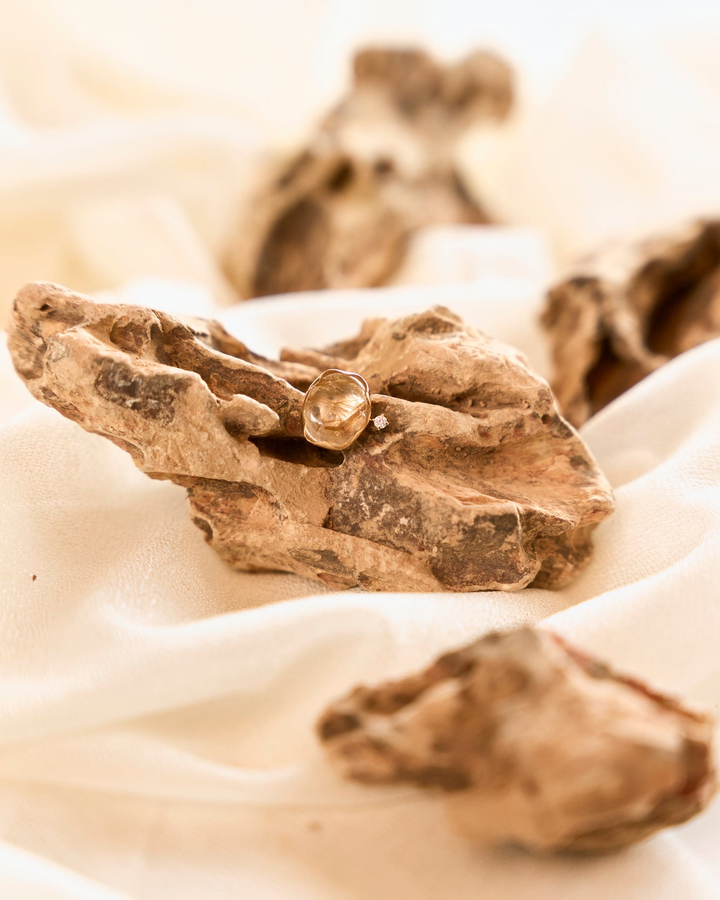 【ユーフォリア】ルチルクォーツ フリルピアス（片耳） #03